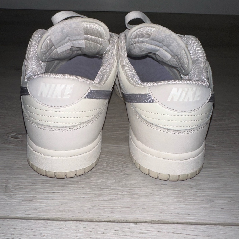 Nike Women's Sneakers in Cream and Gray - Picture 8 of 12